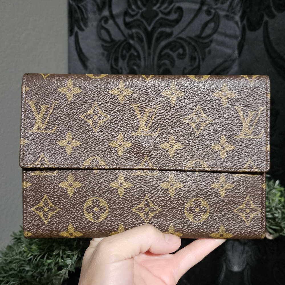 Authentic Louis Vuitton Rare Vintage Trifold Passport Wallet Monogram Clutch - Picture 12 of 16